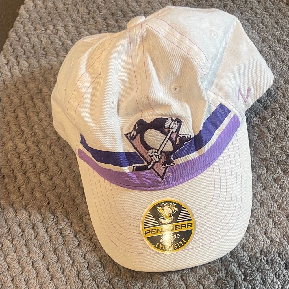 Zephyr White and Purple Pittsburgh Penguins hat NWT